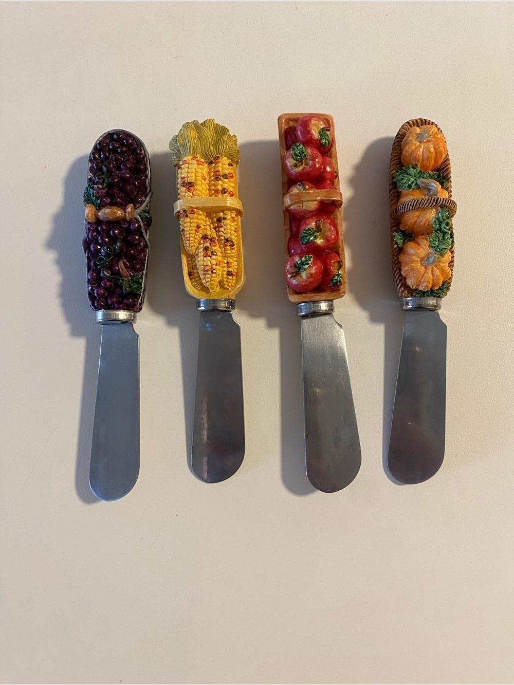 Boston Warehouse Stainless set of 4 Spreaders fruits and vegetables baskets
